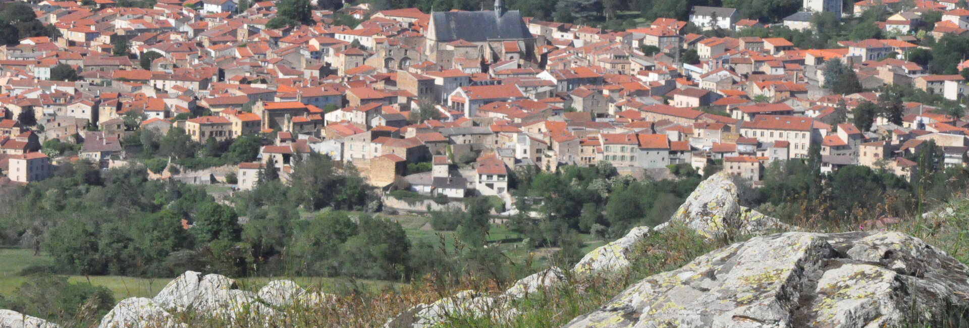 Présentation de Vic le Comte (63) Puy-de-Dôme Auvergne-Rhône-Alpes